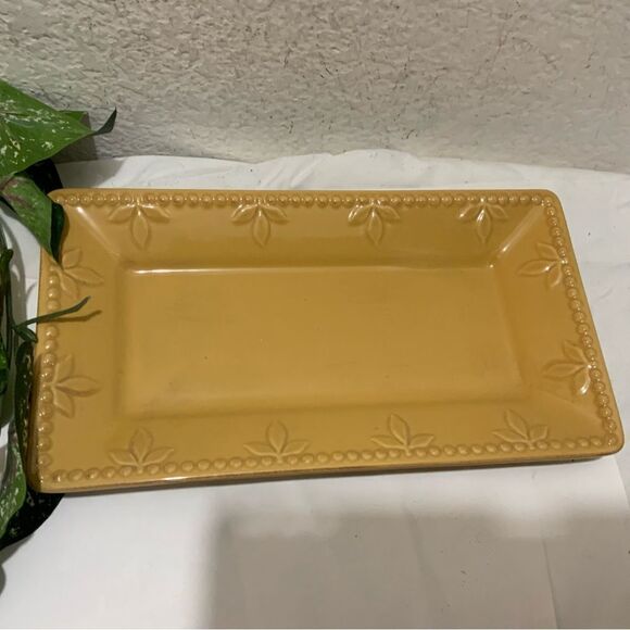 New Sorrento Signature Stoneware cream gold Rectangular Tray 6.5” x11.5” - Picture 5 of 5